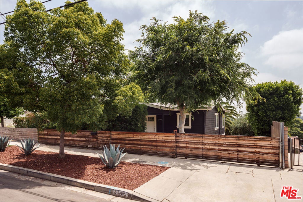 Photo of Listing #25546439