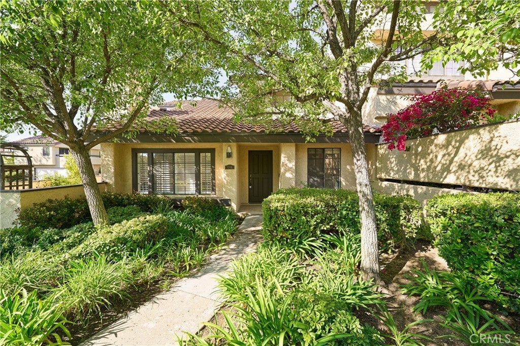 Photo of Listing #SR25122632