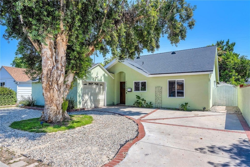 Photo of Listing #SR25122683