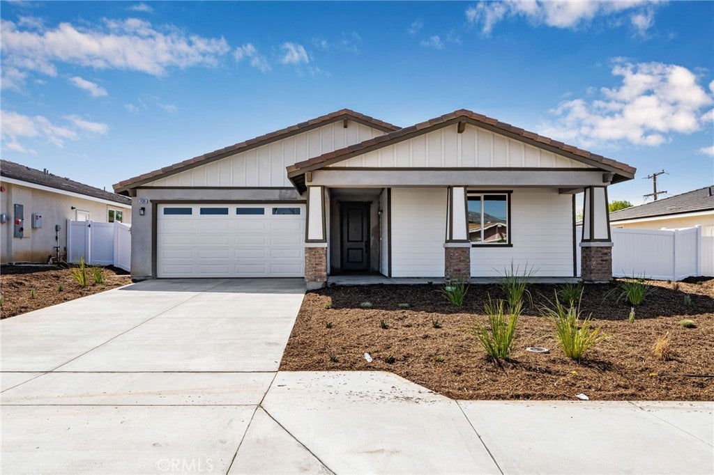 Photo of Listing #IV25122575