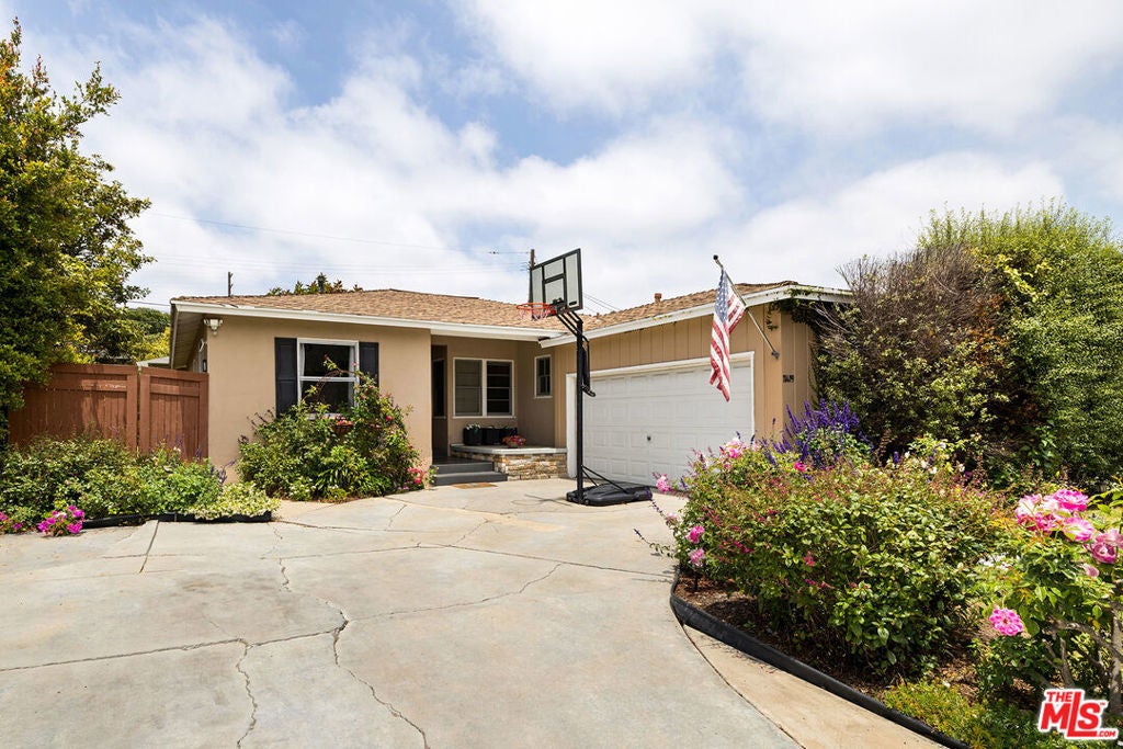 Photo of Listing #25545927