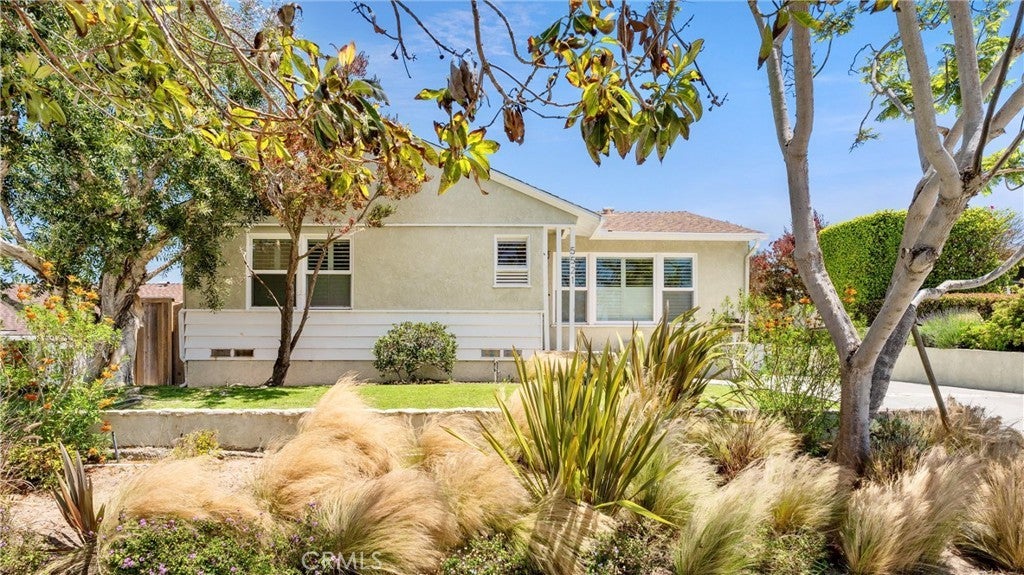 Photo of Listing #SB25123390