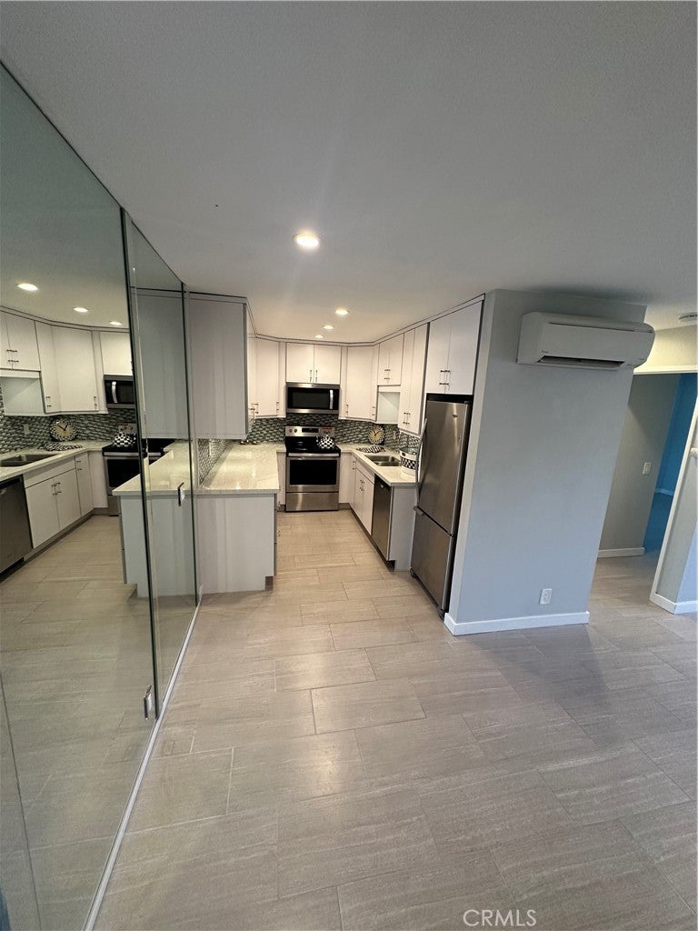 Photo of Listing #IV25120612