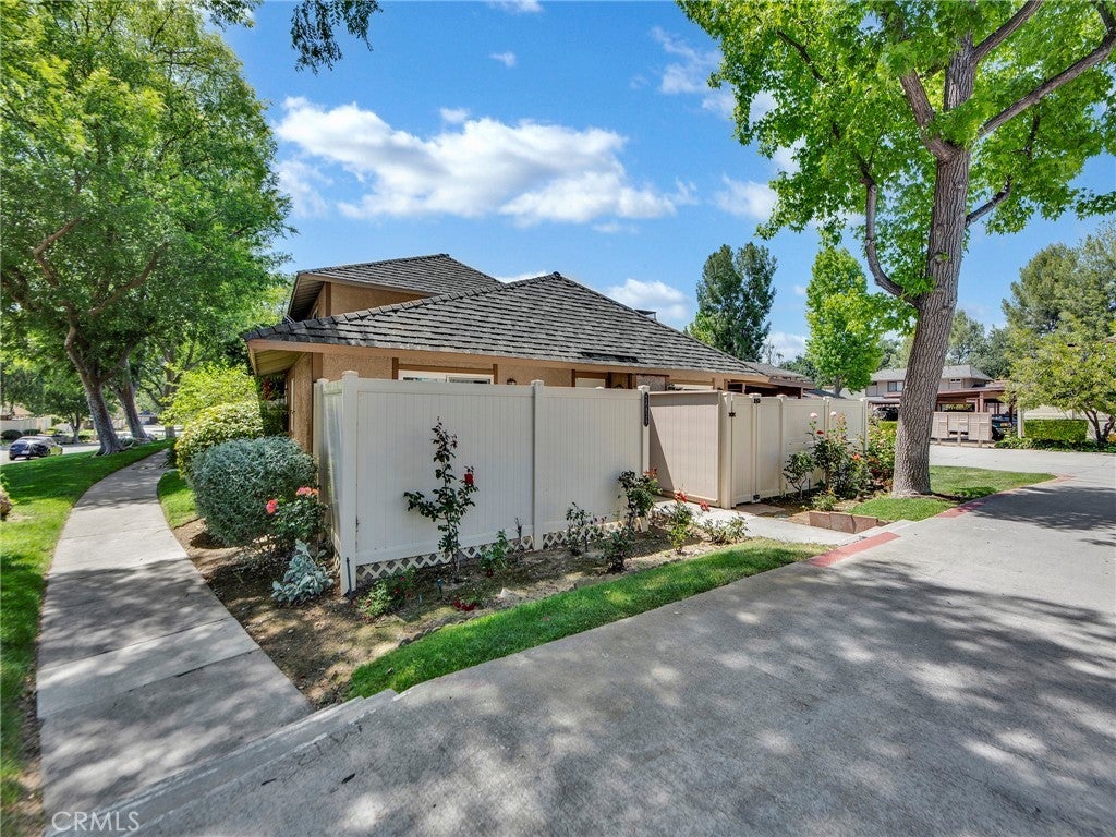 Photo of Listing #SR25123859