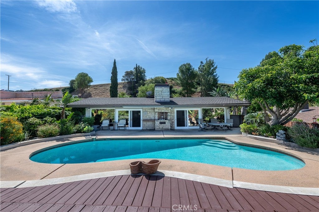 Photo of Listing #SR25121754