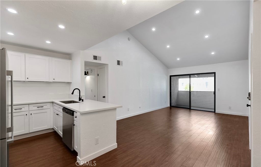 Photo of Listing #DW25078882