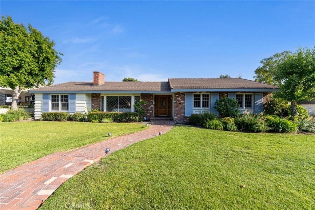 Photo of Listing #RS25123421