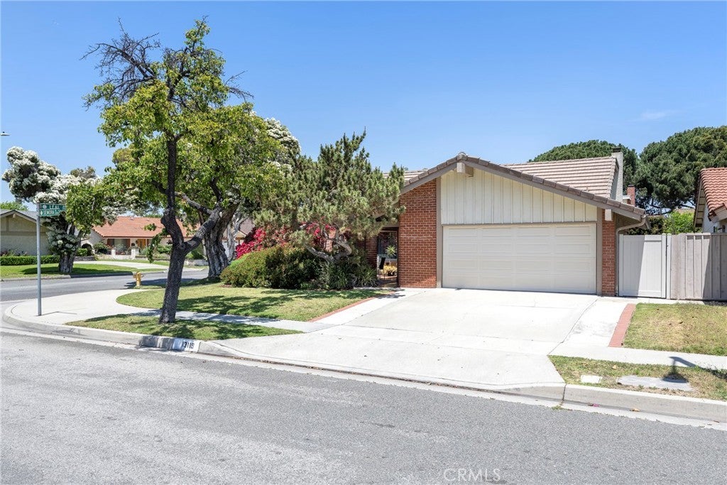 Photo of Listing #CV25115543