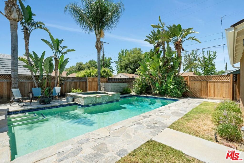 Photo of Listing #25547955