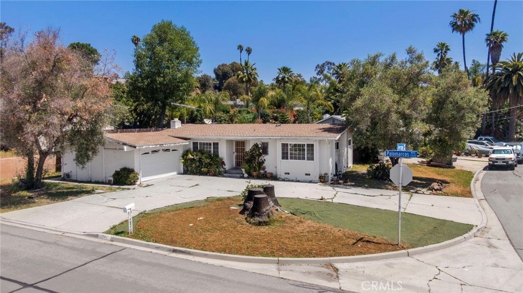 Photo of Listing #SR25122773