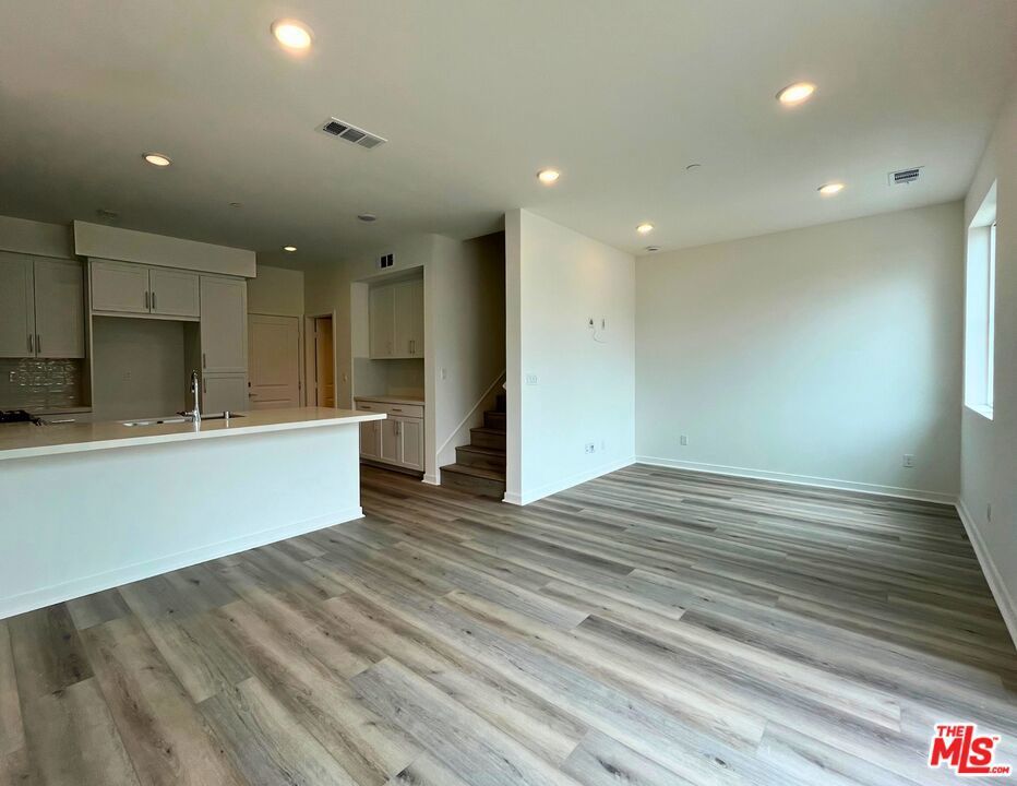 Photo of Listing #25547087