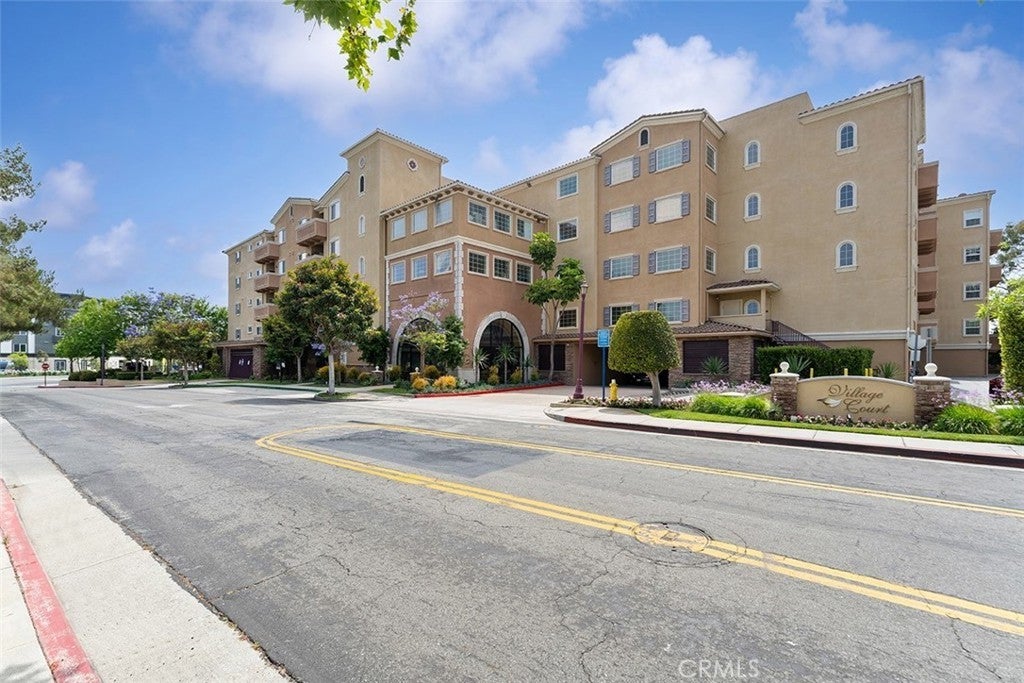 21345 Hawthorne Boulevard 416