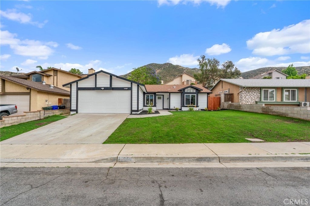 Photo of Listing #CV25125421