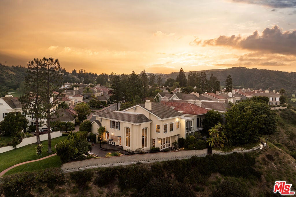 Photo of Listing #25545417