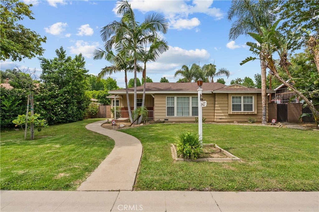 Photo of Listing #SR25123028