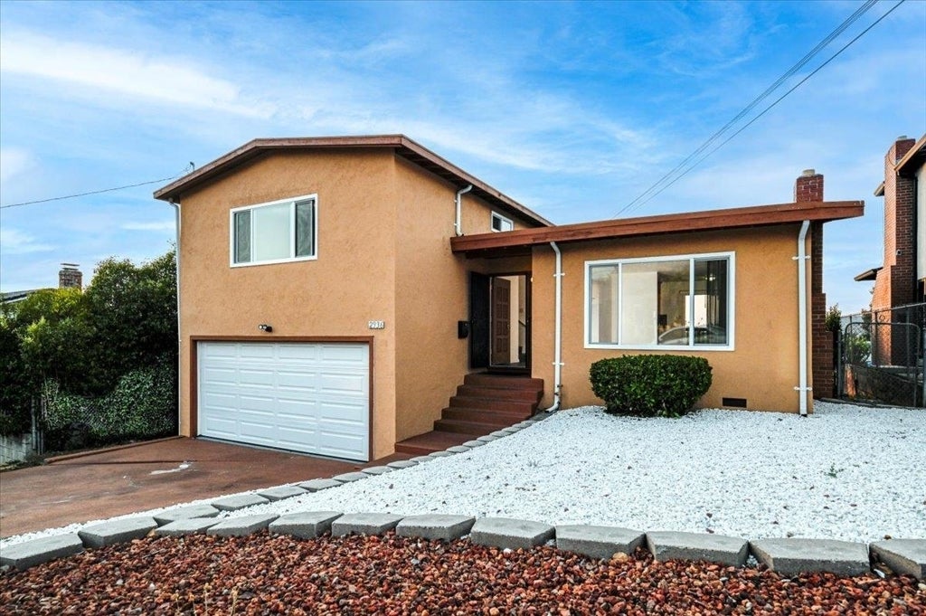 Photo of Listing #41100176