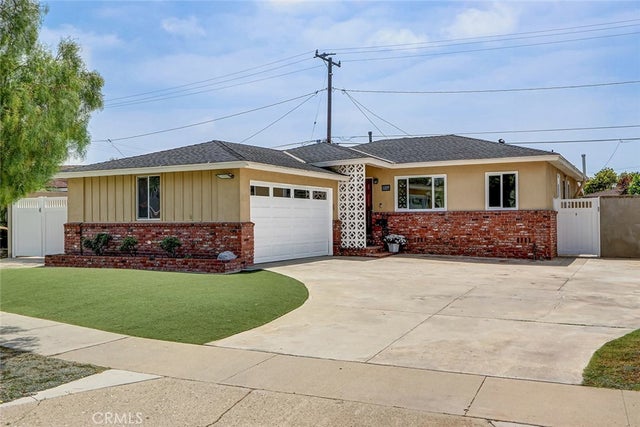 13239 Clyde Park Avenue, Hawthorne.