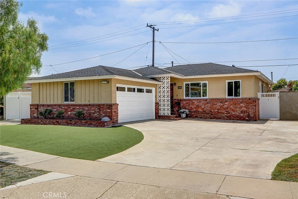 Photo of Listing #PV25120872