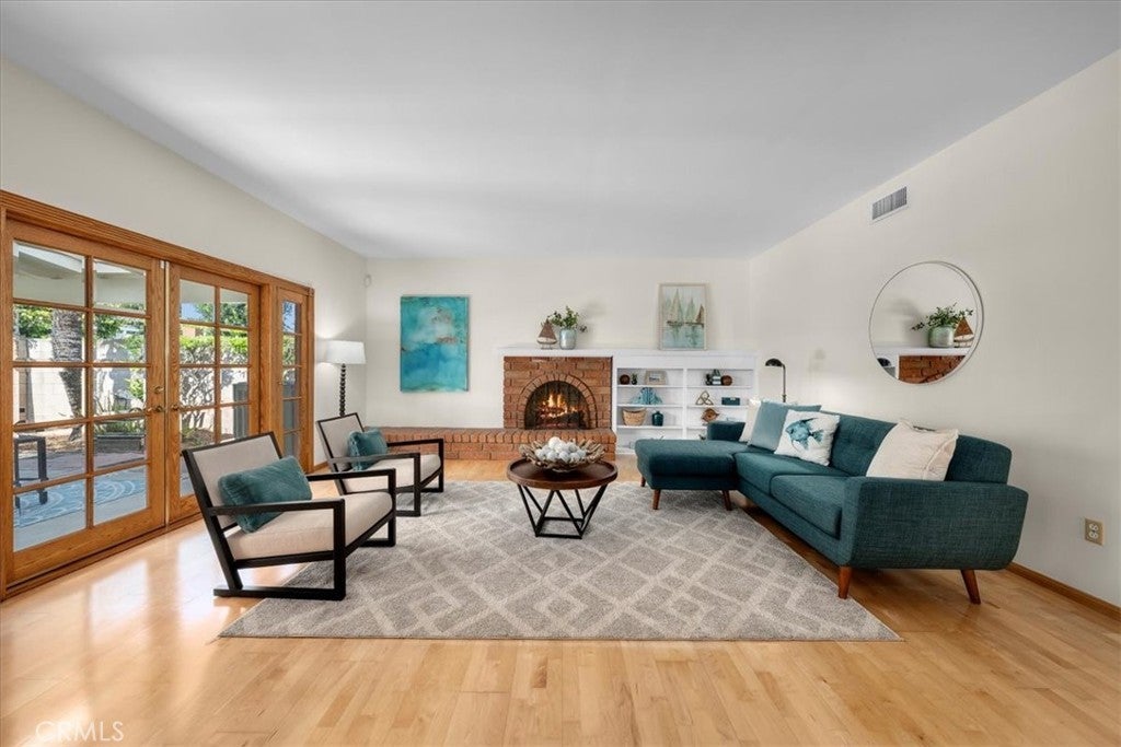 Photo of Listing #SB25124626