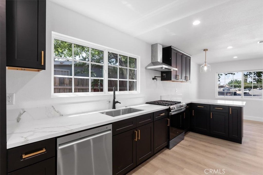 Photo of Listing #SR25126044