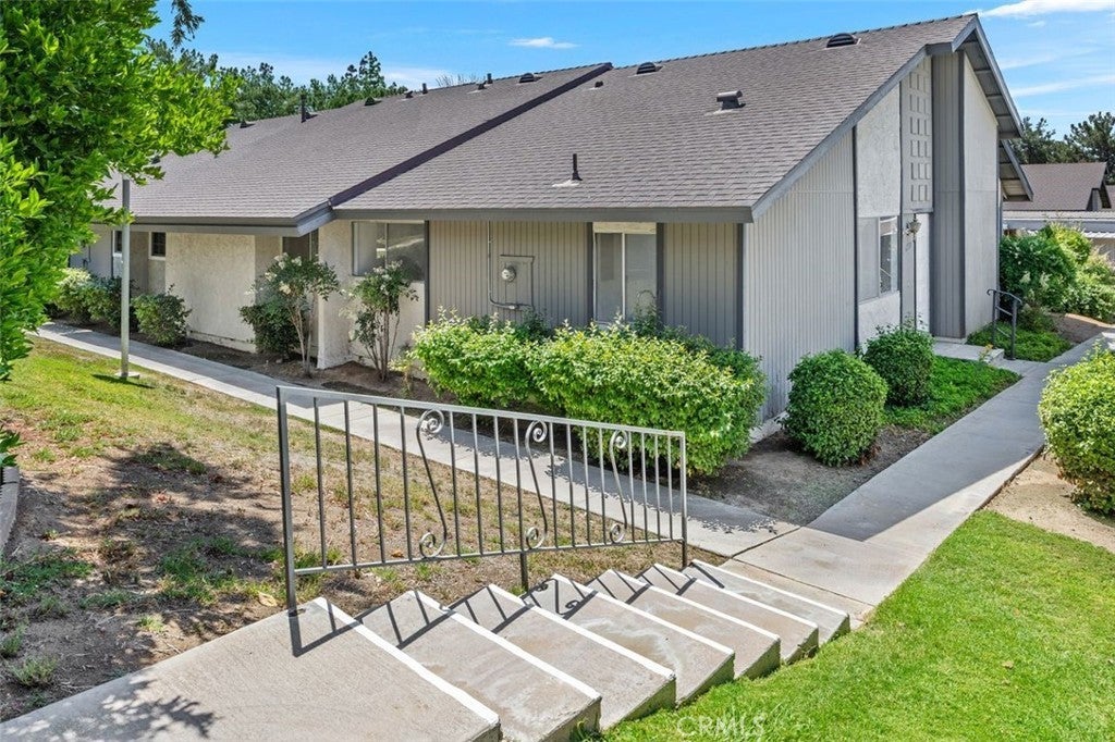 Photo of Listing #IV25126138