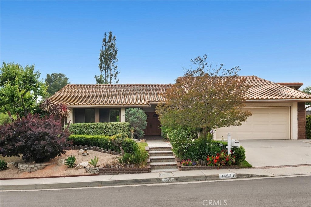 Photo of Listing #SR25126335