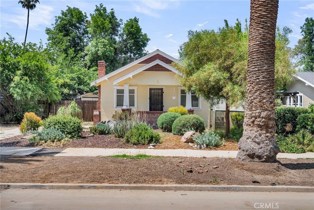 Photo of Listing #IV25126277