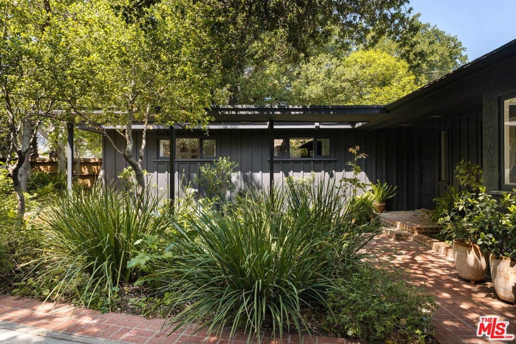 Photo of Listing #25548873