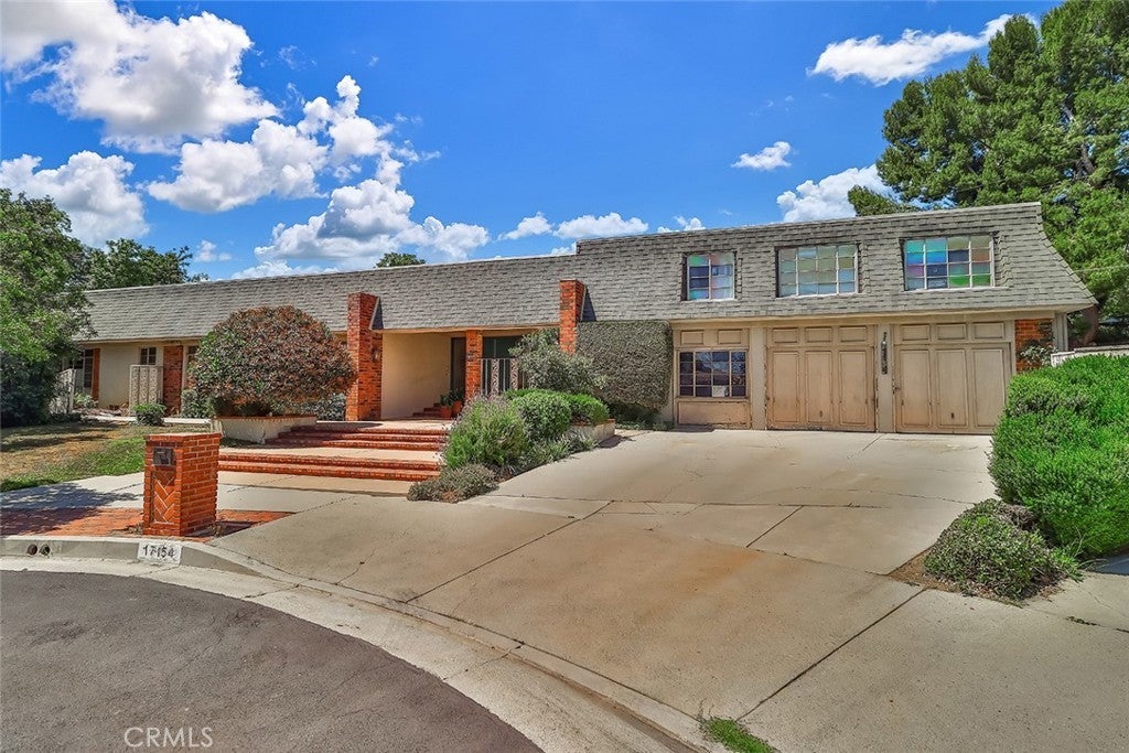 Photo of Listing #SR25126217