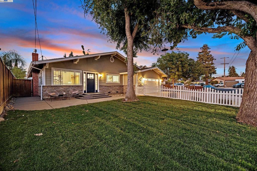 Photo of Listing #41100380