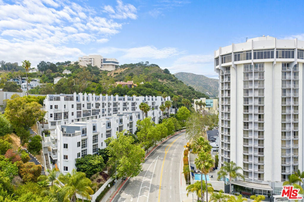 Photo of Listing #25548175