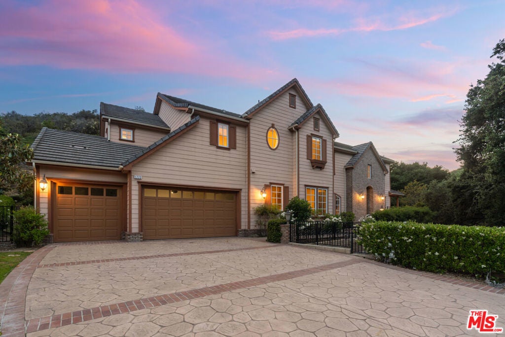 Photo of Listing #25548493