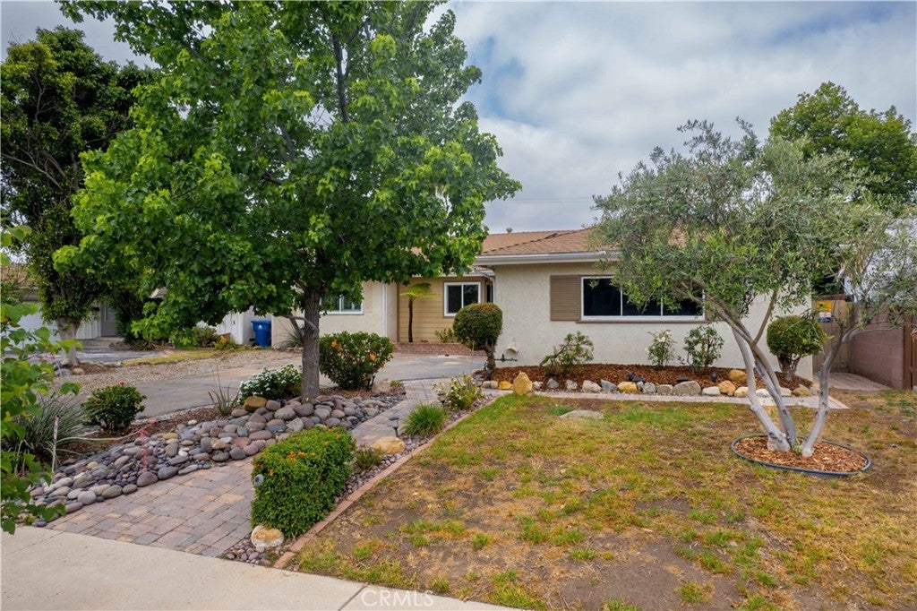 Photo of Listing #SR25106636