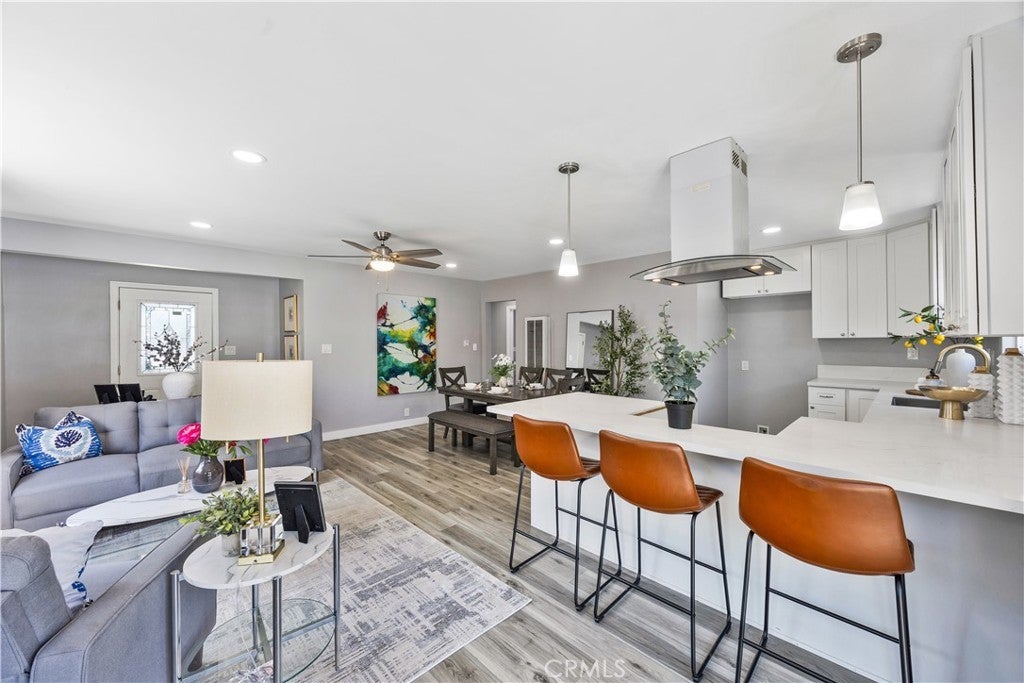 Photo of Listing #DW25126857