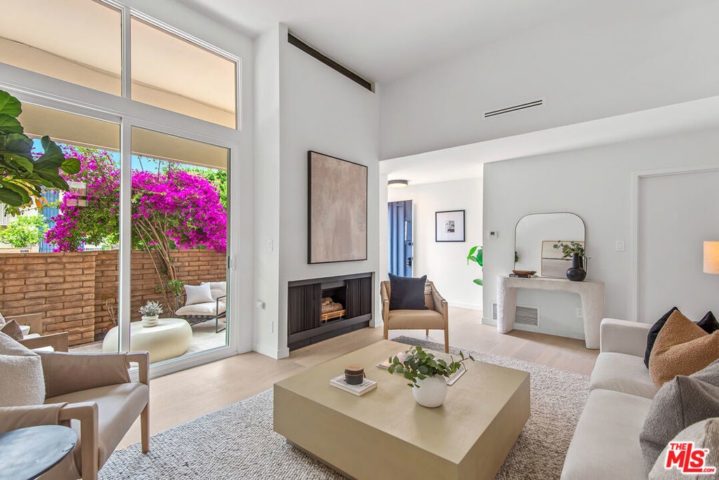 Photo of Listing #25545835