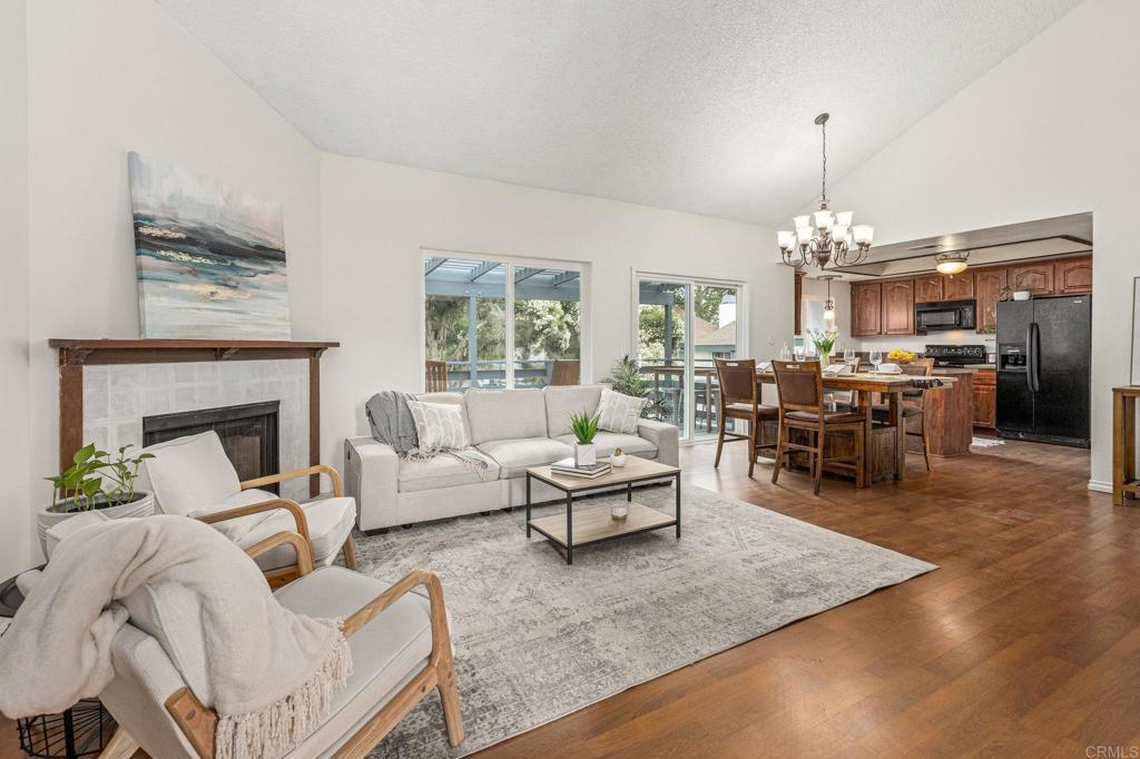 Photo of Listing #PTP2504220