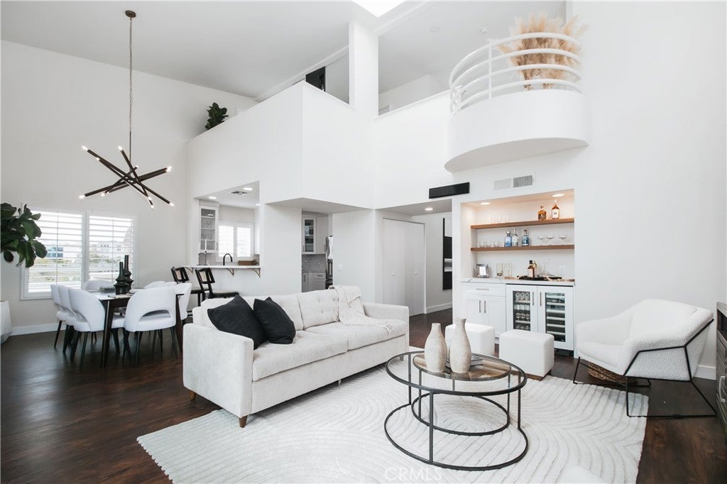 Photo of Listing #SR25126939