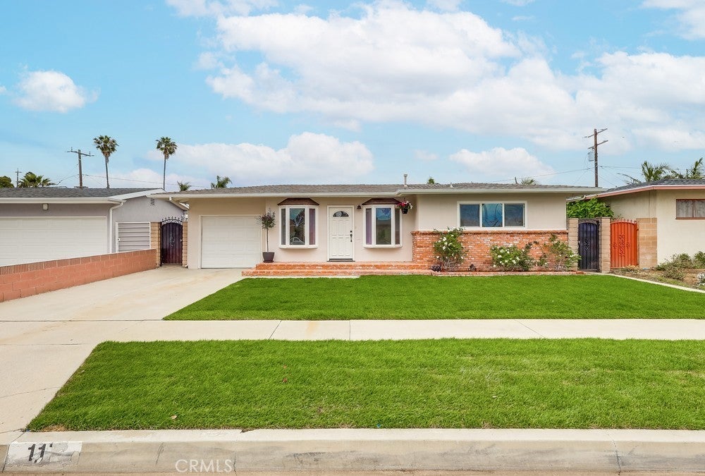 Photo of Listing #PV25127364