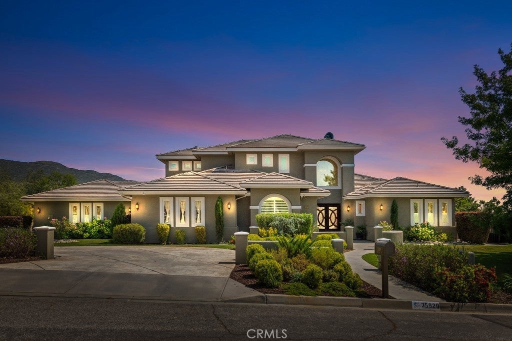 Photo of Listing #IV25126643