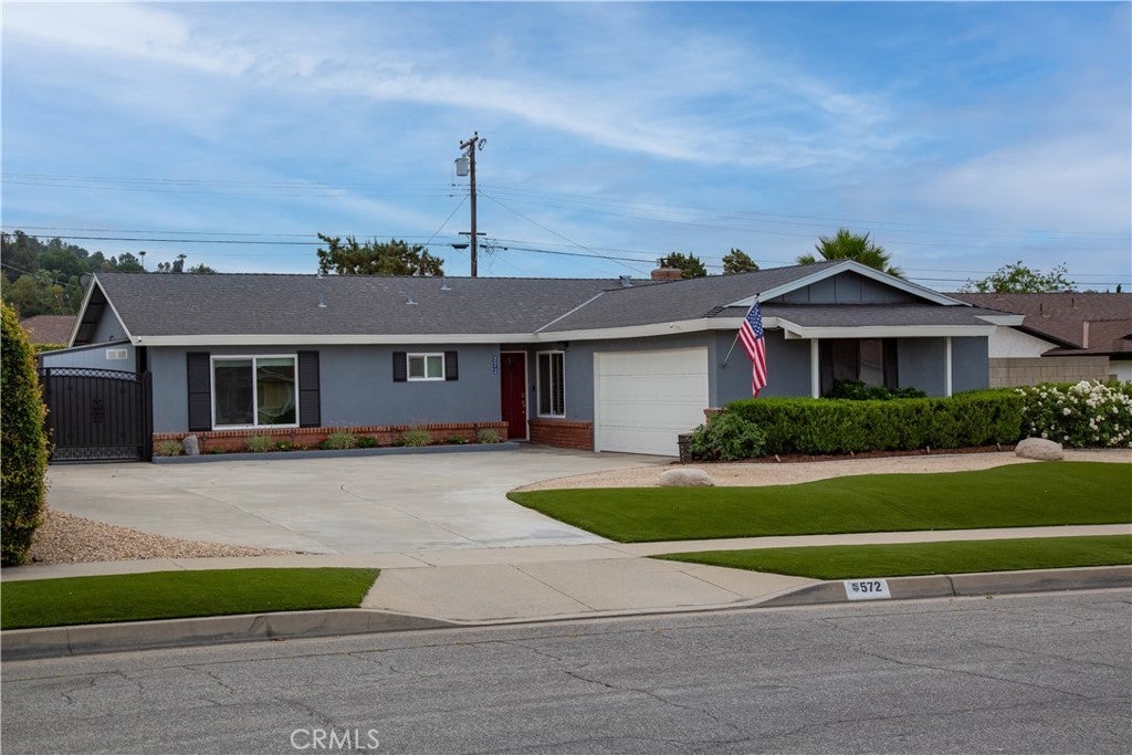 Photo of Listing #CV25127471