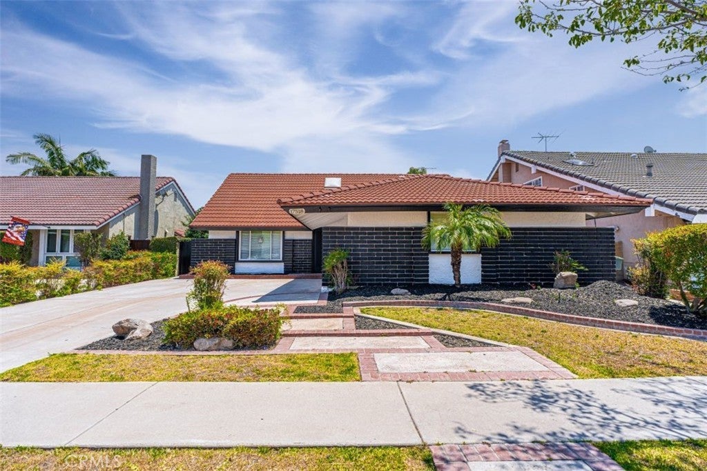 Photo of Listing #MB25127698