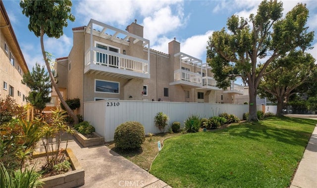 2310 Vanderbilt Lane 4, Redondo Beach.