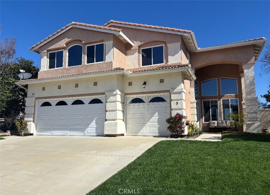 Photo of Listing #IV25127675