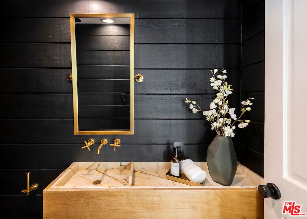 Photo of Listing #25549039