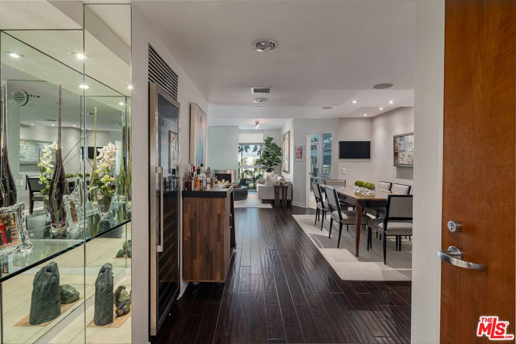 Photo of Listing #25547889