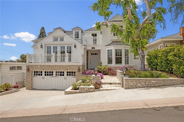 2711 Elm Avenue, Manhattan Beach.