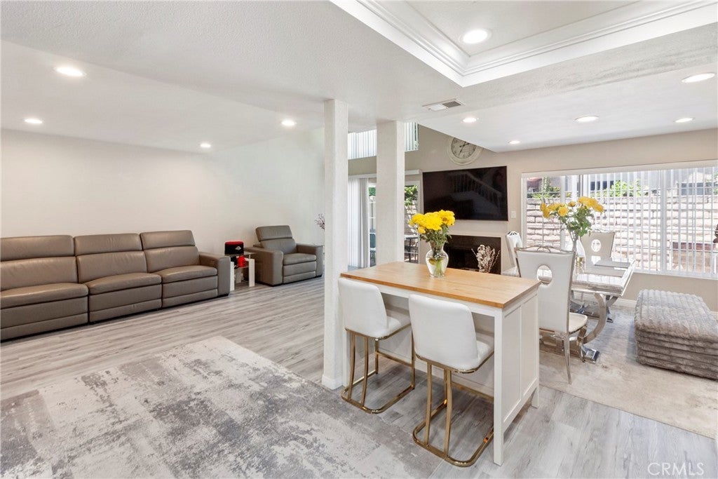 Photo of Listing #SR25111673