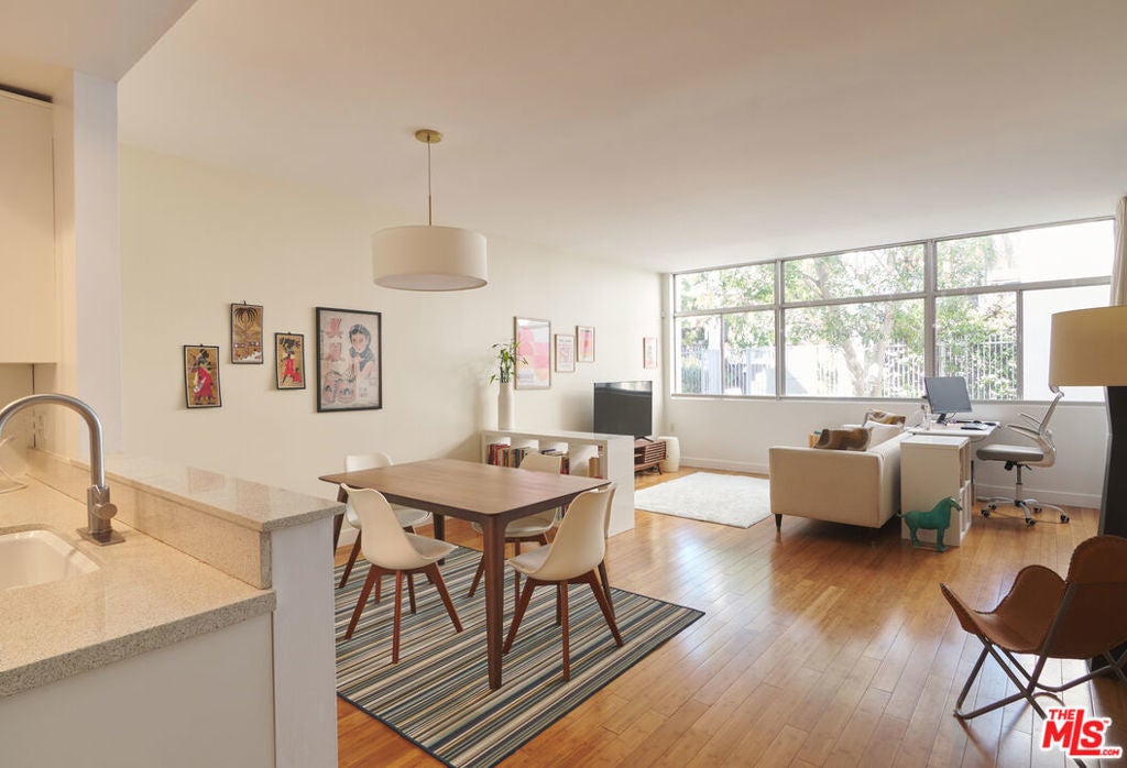 Photo of Listing #25549991