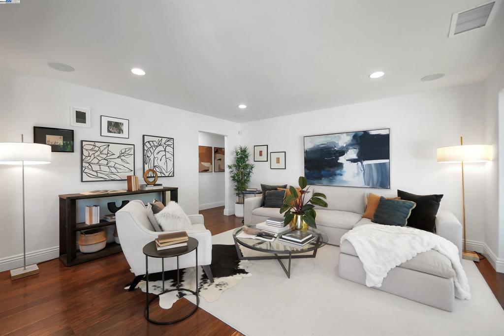 Photo of Listing #41100892