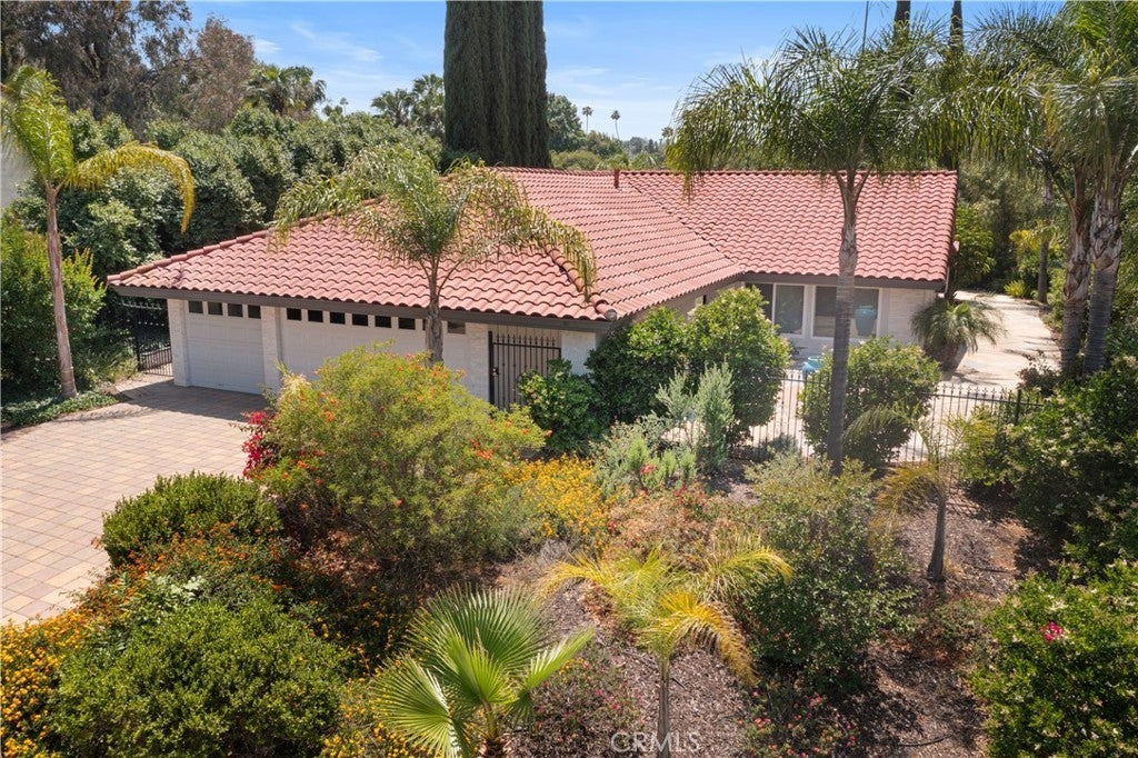 Photo of Listing #IV25129494